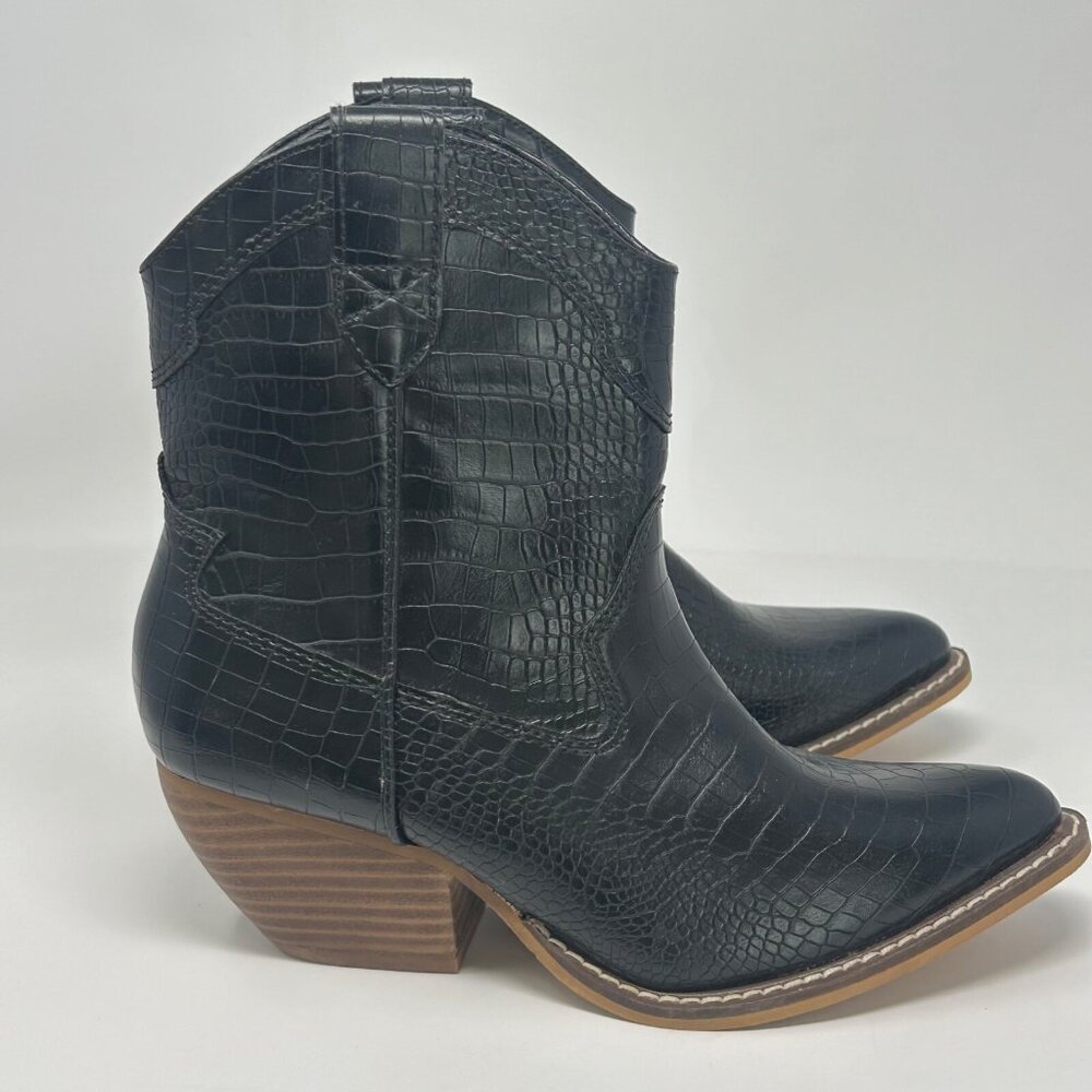 A Rider Girl Ankle Boot, Eleanor Faux Snake Skin Size 7 Western Cowgirl